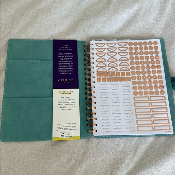 Weekly & Monthly Planner - Picture 3 of 5